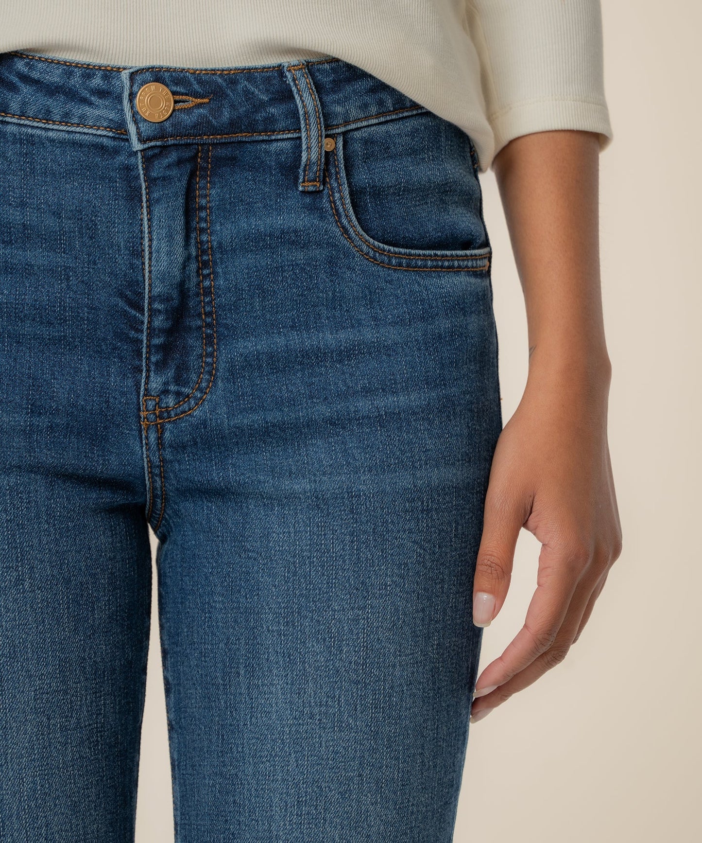 Kut from the Kloth Ulta Reese Rise Rise Ankle Straight Jeans KP2150MA2